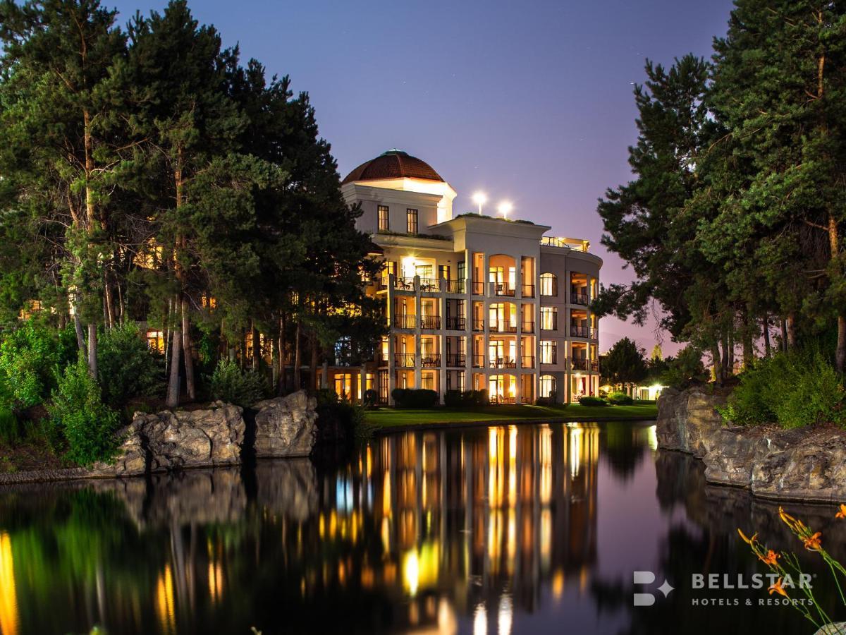 The Royal Kelowna - Bellstar Hotels & Resorts Exterior photo